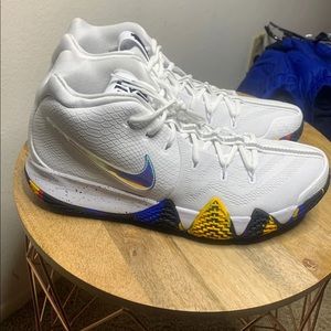 Nike Kyrie 4’s